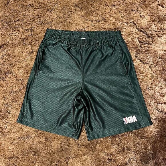 Vintage NBA Mesh Basketball Logo Shorts Green Medium - Picture 1 of 4